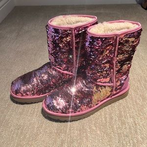 SIZE 10 WOMENS UGGS!!